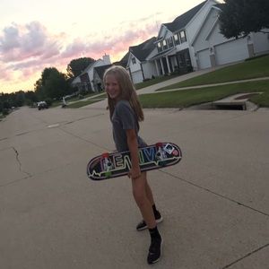 Meet your Posher, Elli